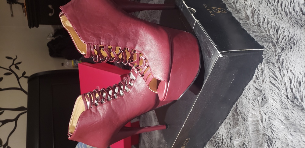 Shoedazzle's Scene•Burgundy•Platform Heels 2"Platform/4"heel•Sz 7.5